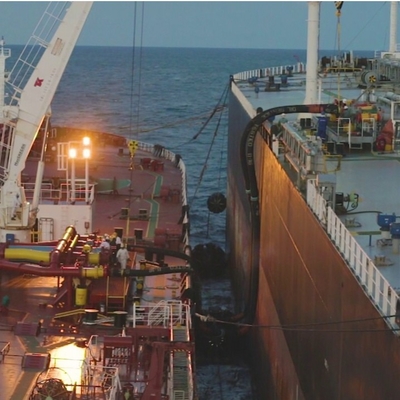 Siyah Dock Ağır Hizmet Tipi Doğal Kauçuk Deniz Yağı Hortumu