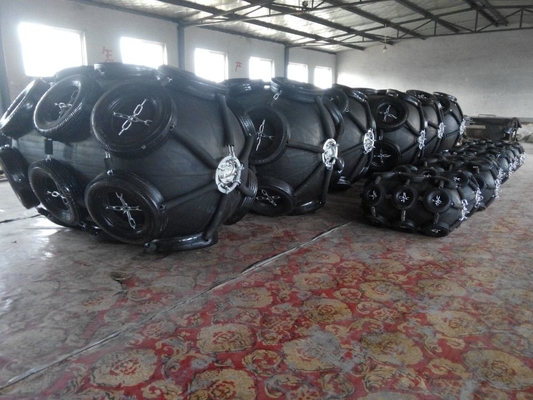 Uçak Lastiği ile 50kpa Deniz Pnömatik Kauçuk Şamandıra Çamurluklar