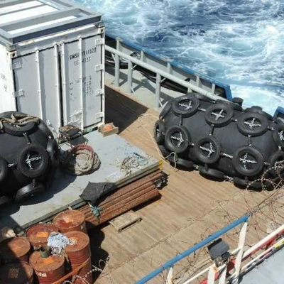Uçak Lastiği ile 50kpa Deniz Pnömatik Kauçuk Şamandıra Çamurluklar
