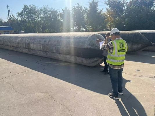 Denizci Balonları'ndaki Ağır Yükleri Kıyıya Çekmek İçin Balon Hava Yastığı