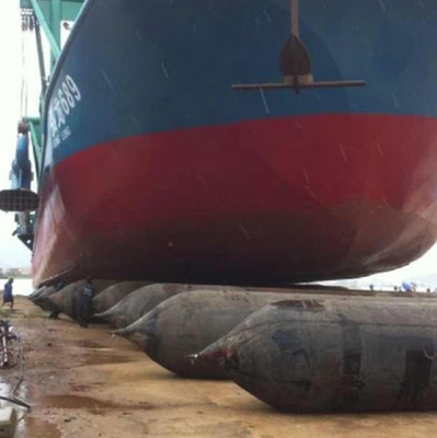 Deniz Kauçuk Hava Yastığı Dayanıklı 0.8m * 12m Aşınma Önleyici Gemi Lastik Hava Yastığını Başlatıyor