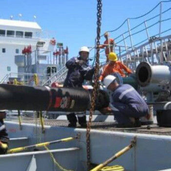 Petrol Aktarımı İçin 10 İnç STS Marine Dock Hortumu